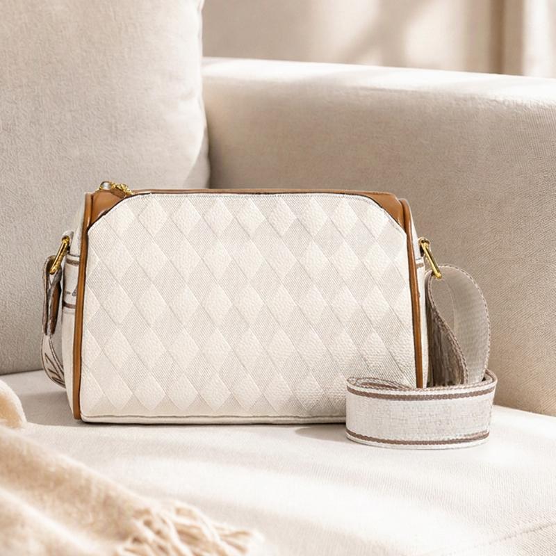 Stylish 3-Layer Diamond-Patterned Crossbody Bag